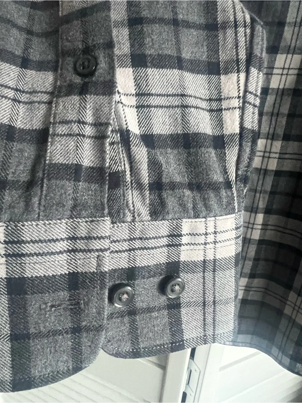 Medium Banana Republic Men’s Gray Plaid Button-Up Shirt. Great Cond